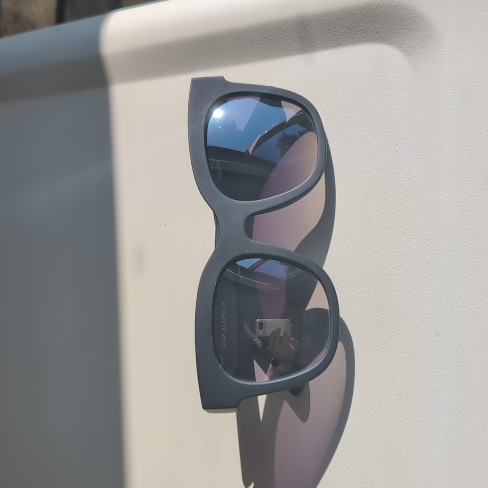 Quay Australia Sagano Classic Black Mirrored Sunglasses